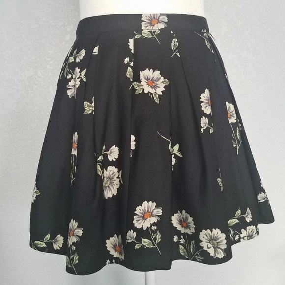 🌼Forever 21 Black Floral A-Line Skirt Size 26 - Picture 2 of 5